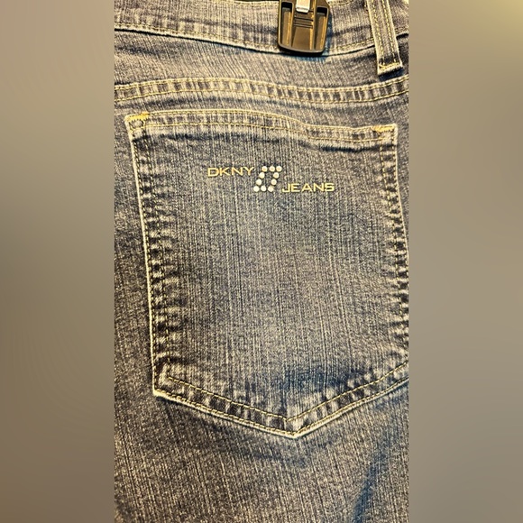 DKNY jeans size 8, stretchy and comfy, boot cut, zippered,30 length. - Picture 6 of 9